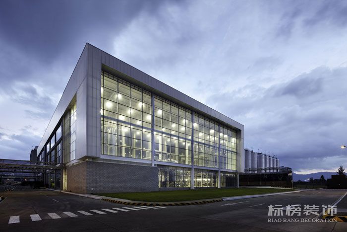 寶安的廠房裝修與無(wú)塵車間裝修的區(qū)別,更應(yīng)注重哪些方面